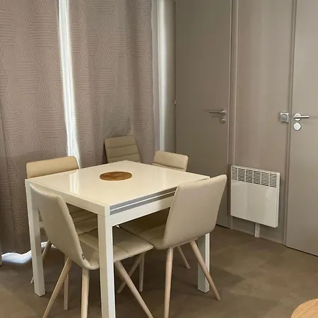 Mobil-home Confortable - 6 Pers. - Api-1-52-2256 Campsite